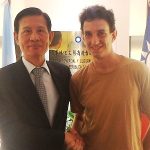 Nacho Ruiz de Galarreta junto al Embajador Huang, Lien-Sheng, en la previa a su viaje como primer representante argentino, en el marco del intercambio entre las ciudades de Tigre y Kaohsiung.